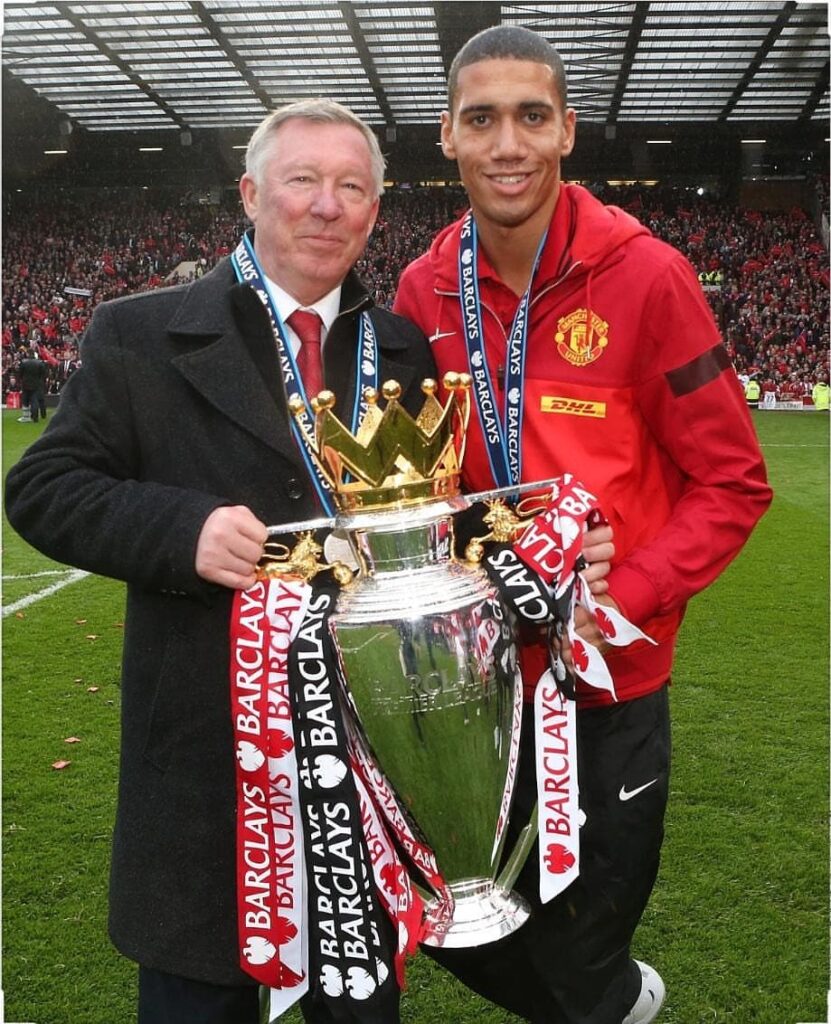 Alex Ferguson as Manchester United coach, lifting the Premier League title. Photo Credits : Alex Ferguson(@alex.ferguson.official) Instagram