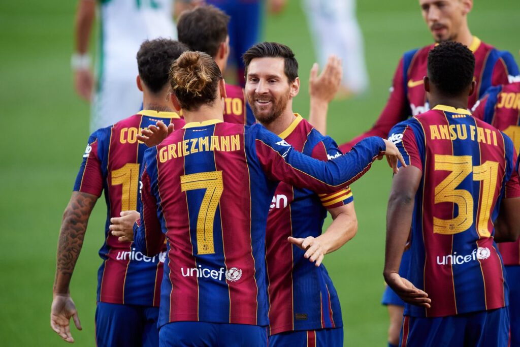 Barcelona's squad a mix of inexperienced youngsters and aging veterans. (Photo by Alex Caparros/Getty Images)