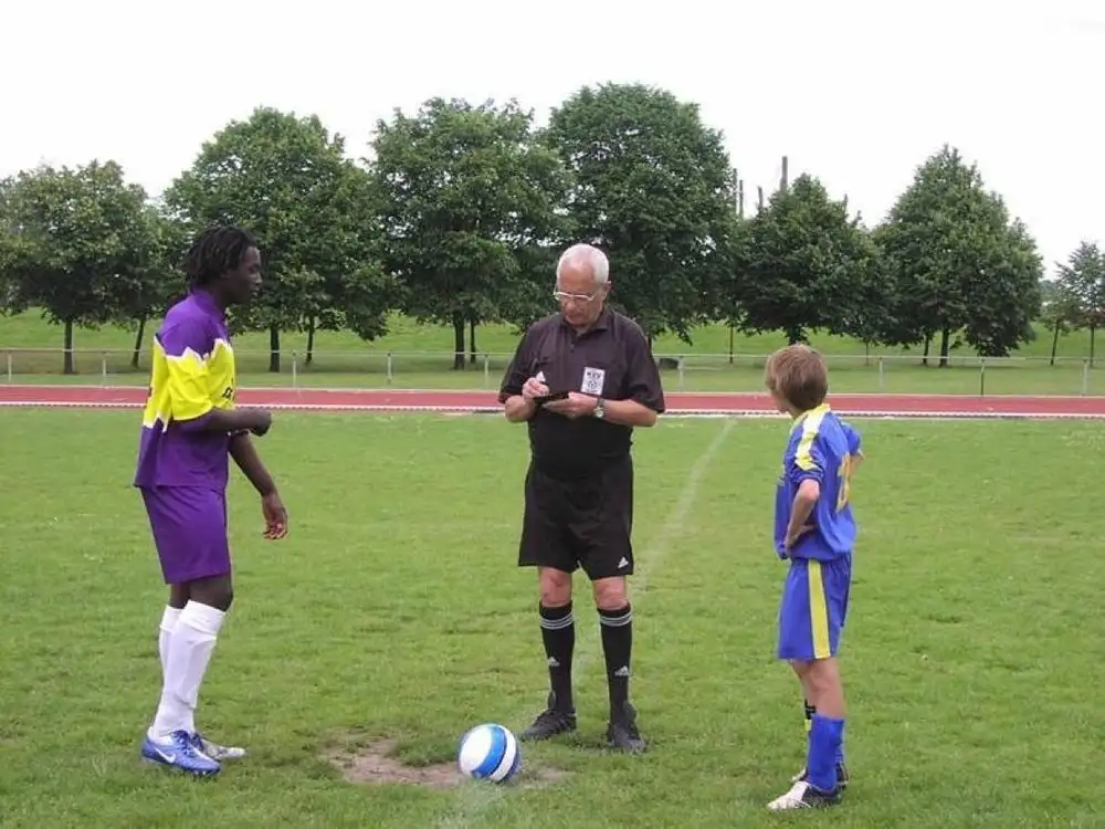 (Above) Lukaku as a teen player. His physique was well pronounced compared to his fellow players as is evident here.